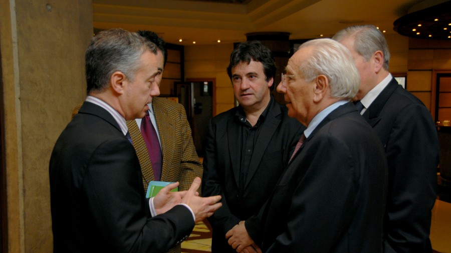  Iñigo Urkullu con Didier Borotra, Alcalde de Biarritz.