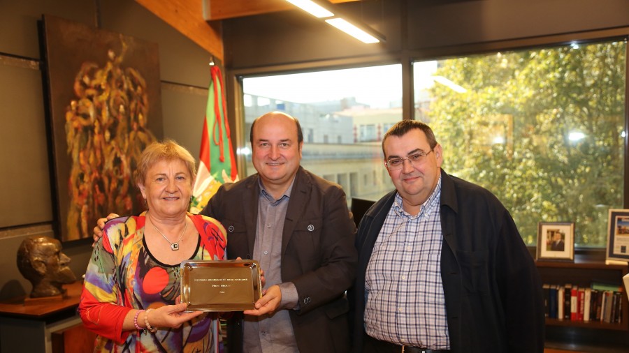 Visita de la Presidenta de la extraterritorial de Argentina Mª Agustina Irastorza a Sabin Etxea