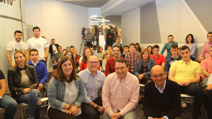 Encuentro de Euzko Gaztedi EGI con Aitor Esteban, Joseba Agirretxea y Mikel Legarda