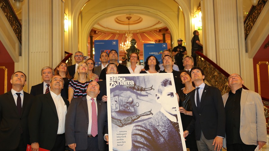 Representantes de EAJ PNV en la lectura de Metamorfosis en el Arriaga