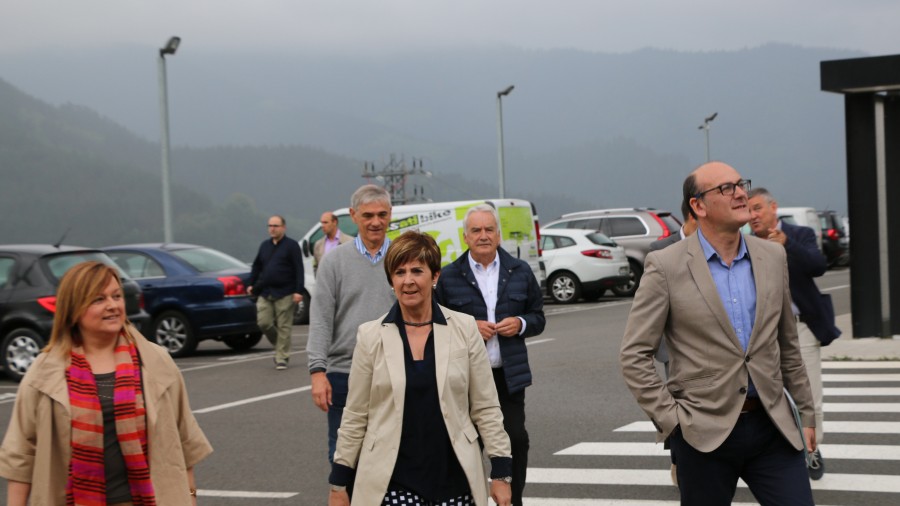 Industria-Empresa. Joseba Agirretxea, Arantxa Tapia, Mª Eugenia Iparragirre