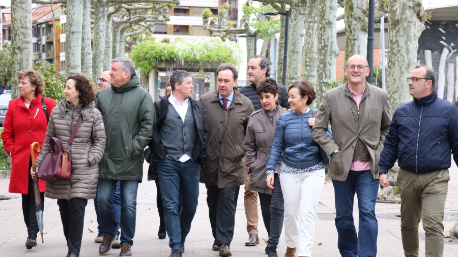 Acto sectorial infraestructuras ferroviarias. Joseba Agirretxea, Maribel Vaquero. Beasain