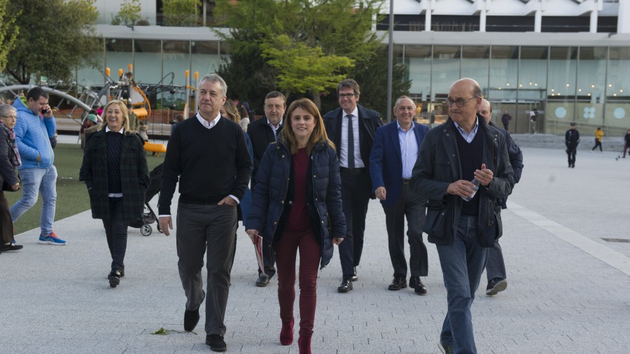 Mitin Gasteiz. Mikel Legarda, Almudena Otaola, Iñigo Urkullu, Andoni Ortuzar
