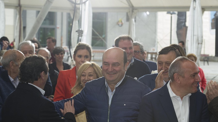 Mitina Laudio. Ander Añibarro, Marian Olabarrieta, Ramiro González, Andoni Ortuzar
