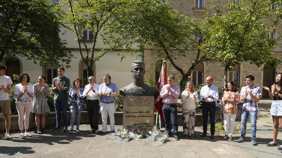 Homenaje a Estepan Urkiaga ‘Lauaxeta‘ en el 86 aniversario de su fusilamiento 