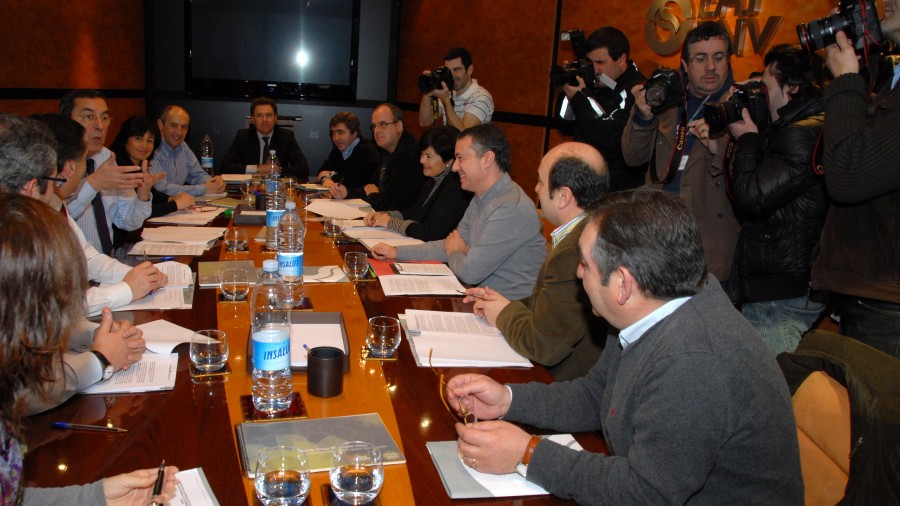 Kargu publikoekin bilera Sabin Etxean