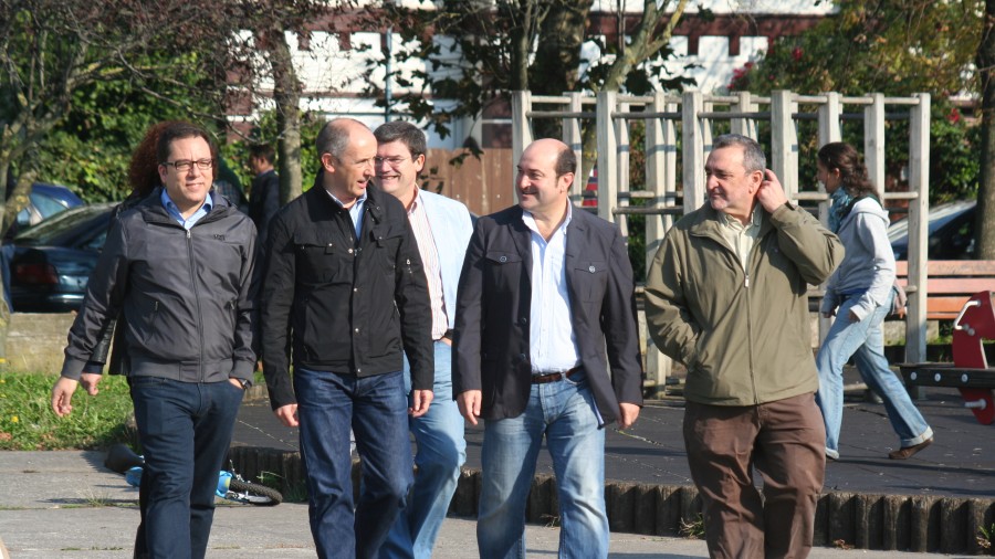 Ortuzar con alcaldes y candidatos de Mungialdea