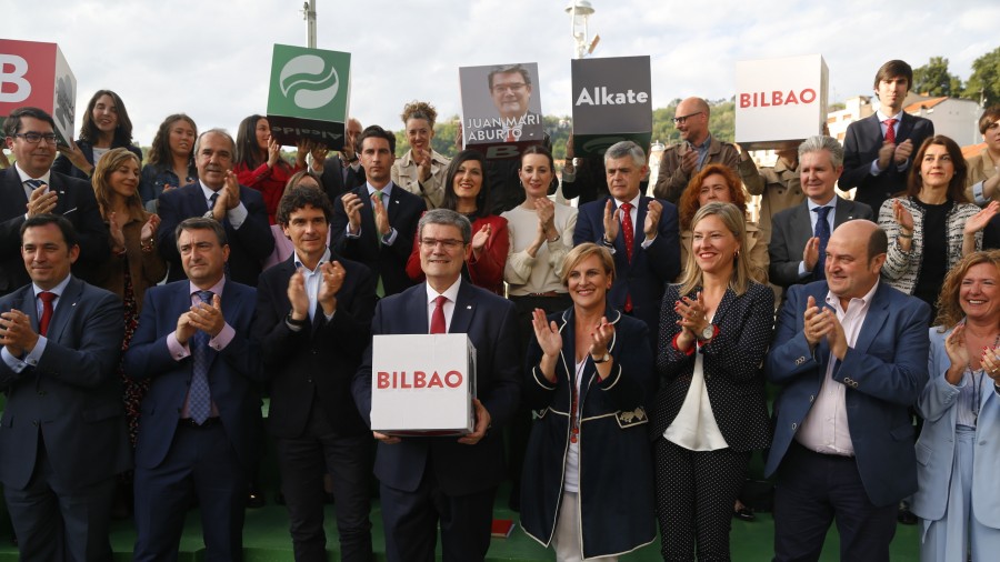 Juan Mari Aburto: “Voy a seguir trabajando por todas las personas, todos los barrios y para que crezca la actividad económica, el empleo y el comercio en Bilbao”