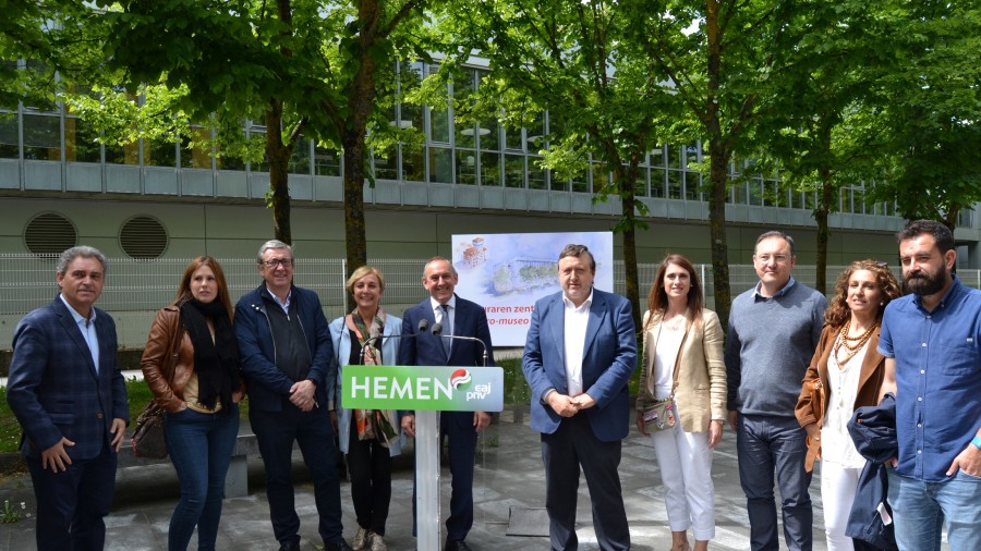 Ramiro Gonzalezek proposatu du Naturaren Zentro-Museoa Arabako Lurralde Historikoko Agiritegiaren eraikinean kokatu dadila