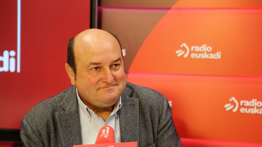 Ortuzar: “Sánchezek inbestidura eta gobernagarritasun akordioa saiatu beharko luke zentsura mozioa babestu genuen taldeekin”