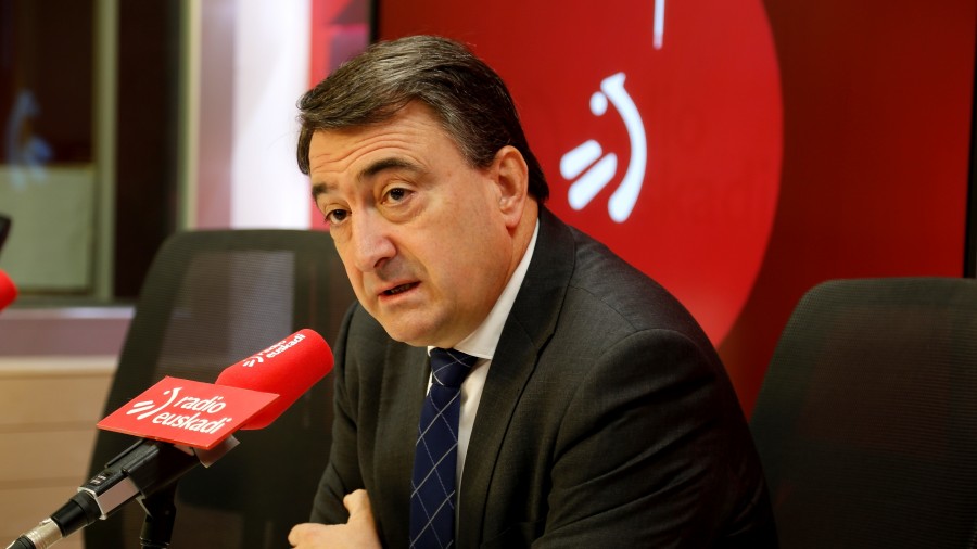 Aitor Esteban lamenta que con su actitud hacia Vox “algunos están jugando con fuego y otros no le dan mucha importancia”