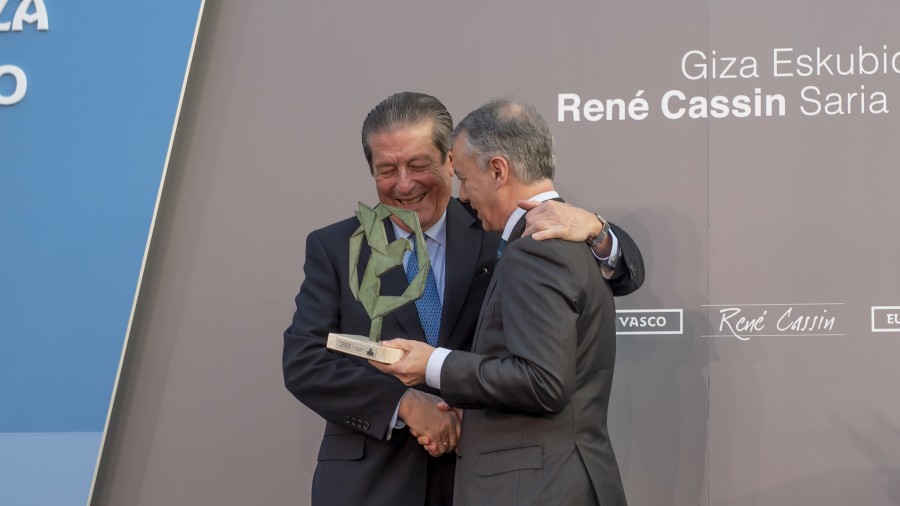 Urkullu Lehendakariak René Cassin 2019 saria eman dio Federico Mayor Zaragozari, Bakeari, Hezkuntzari eta Giza Eskubideei eginiko ekarpenagatik
