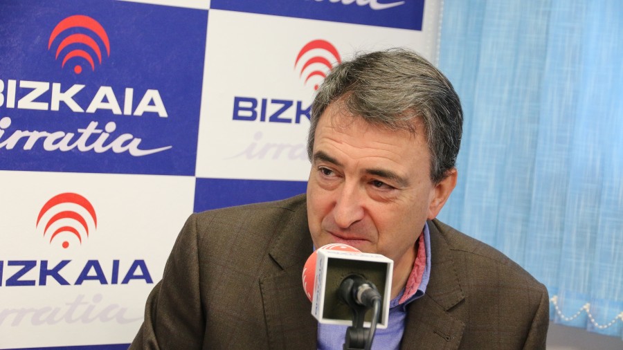 Espainiako gobernuari egonkortasuna ematearen alde agertu da Aitor Esteban, baina aldi berean “keinuak” eskatu ditu 