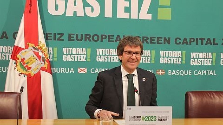 Vitoria-Gasteiz, reconocida de nuevo con el máximo galardón que premia la gestión de la recogida de papel y cartón