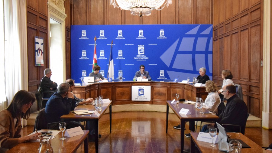 Donostiako eskaintza kulturala moldatuko da COVID-19ak ezarritako mugak direla eta