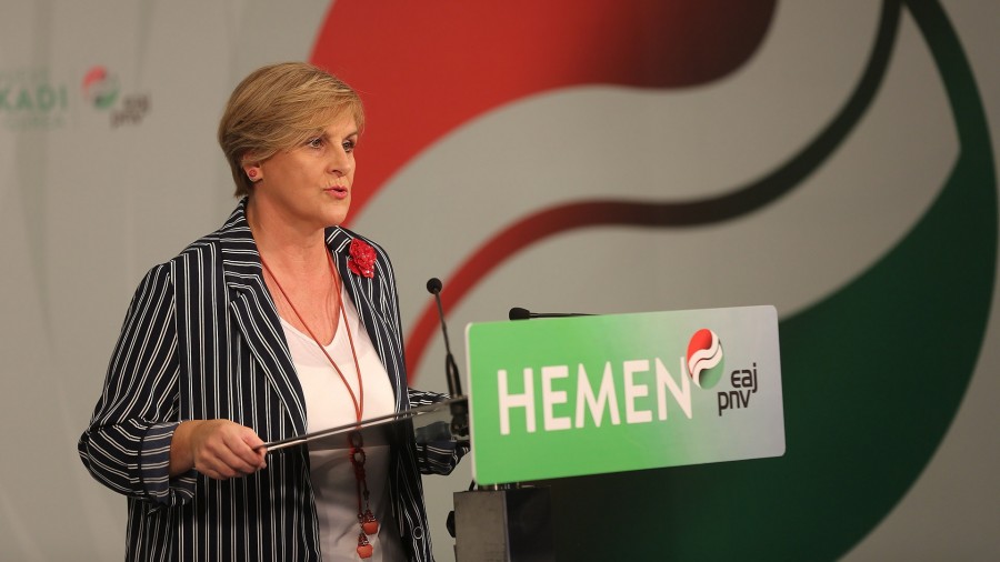 Itxaso Atutxak faltan bota du alderdi batzuen “jarrera irmoa” alderdi politikoen egoitzetan egindako pintaden aurrean