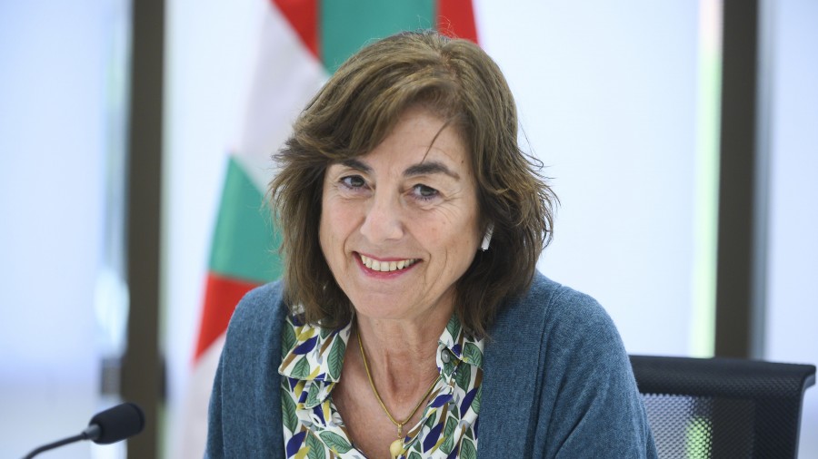 Cristina Uriartek nabarmendu du Jaurlaritzaren lehentasuna osasuna dela, eta sindikatu eta ikastetxeek ezagutzen dituztela osasun eta lan agintariek ezarritako neurriak