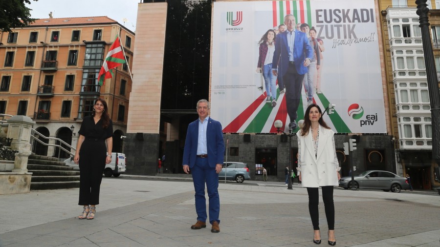 Pandemiaren ondorioei aurre eginez EAJ-PNVk “Euskadi zutik jartzeko” hartu duen erabakia helarazi nahi diote Urkulluk eta Ortuzarrek gizarteari 