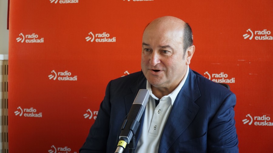 Jaurlaritza albait arinen eratu beharra aldarrikatu du Ortuzarrek “iraila hasieran neurriak har ditzan ekonomian eta osasun eta gizarte alorretan” 