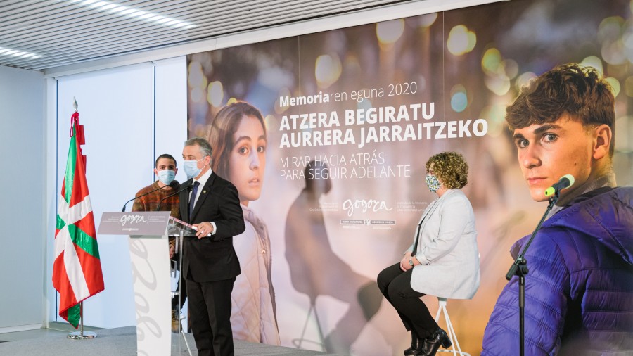 Oroimenaren Egunaren kariaz egin diren ekitaldi guztietan parte hartu du EAJ-PNVk 