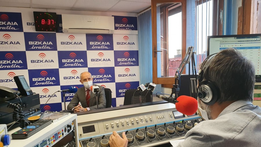 Josu Erkoreka: “Txertoaren itxaropena beharrezkoa den arren, orain premiazkoena norberaren burua zaintzea eta neurriak betetzea da”