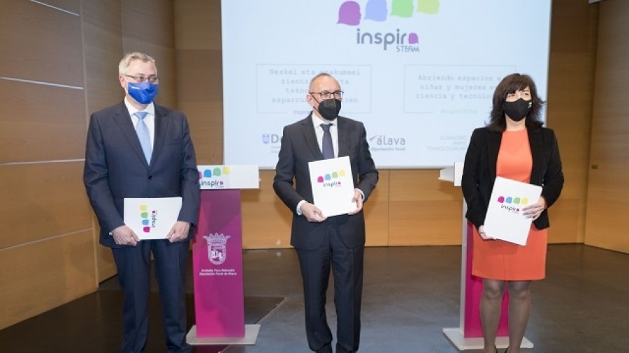 La Diputación Foral de Álava, la Universidad de Deusto y la Red de Parques Tecnológicos de Euskadi renuevan su compromiso para fomentar las vocaciones femeninas en Ciencia y Tecnología