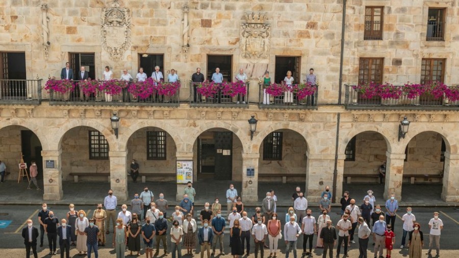 Nos hemos reunido en Bergara representantes municipales de toda Euskal Herria para decir al mundo que somos un pueblo y que queremos revitalizarlo