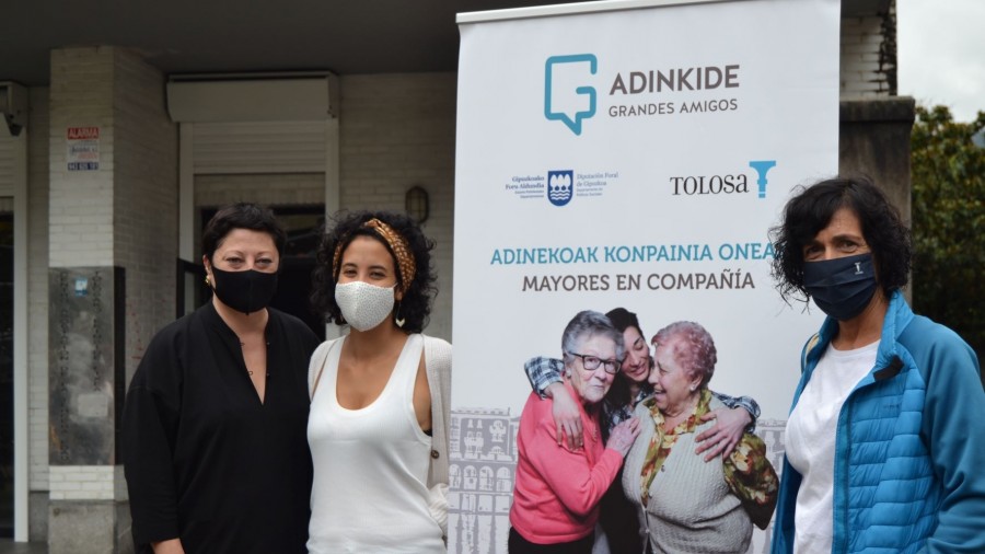 Adinkide, más de un año acompañando a las personas mayores