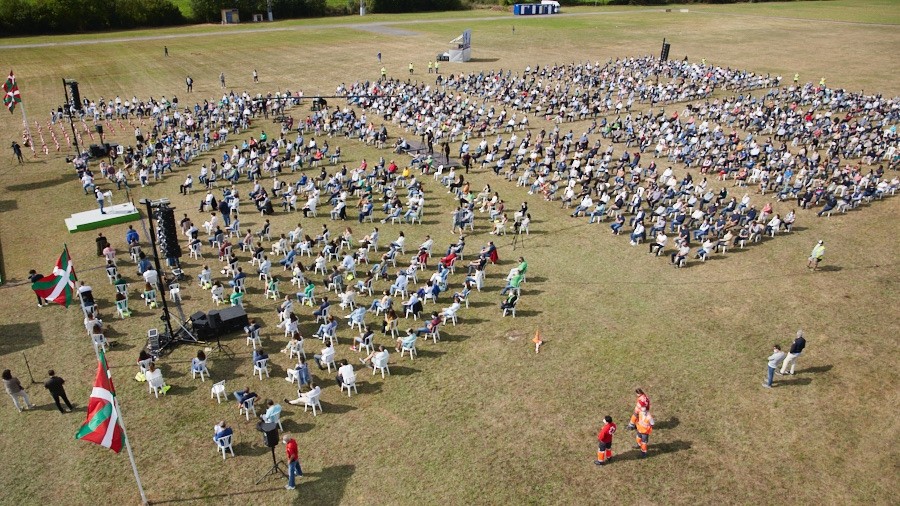 “Une esanguratsu honetan, EAJ-PNV hemen dago, jendearekin, entzuteko prest, bere arazoei irtenbide bat emateko” 