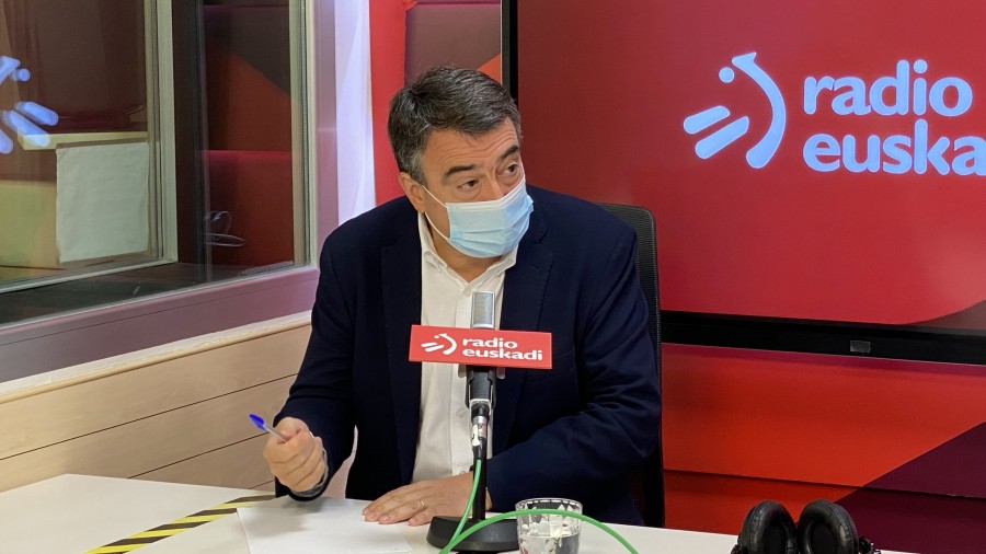 Aitor Esteban erretiratzeko adina atzeratzeaz Escrivák esandakoaz: “Ez da errealista, ezta bidezkoa ere; ez dauka ez hankarik ez bururik”