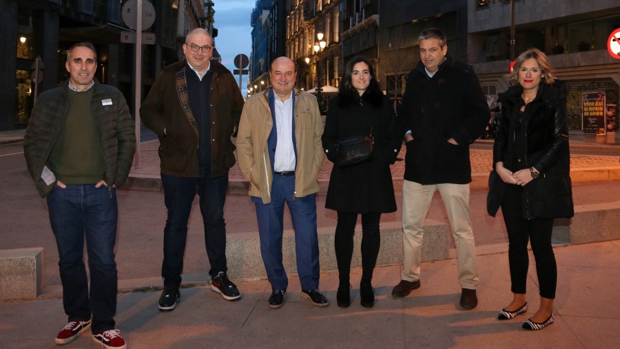 Andoni Ortuzar eta Mireia Zarate Madrilgo Erakundearen Buru Batzarraren aurkezpenean 
