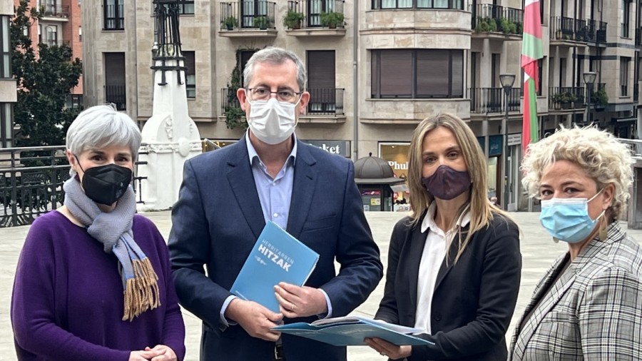El Diputado General y la alcaldesa analizan y comparten las aportaciones de la ciudadanía