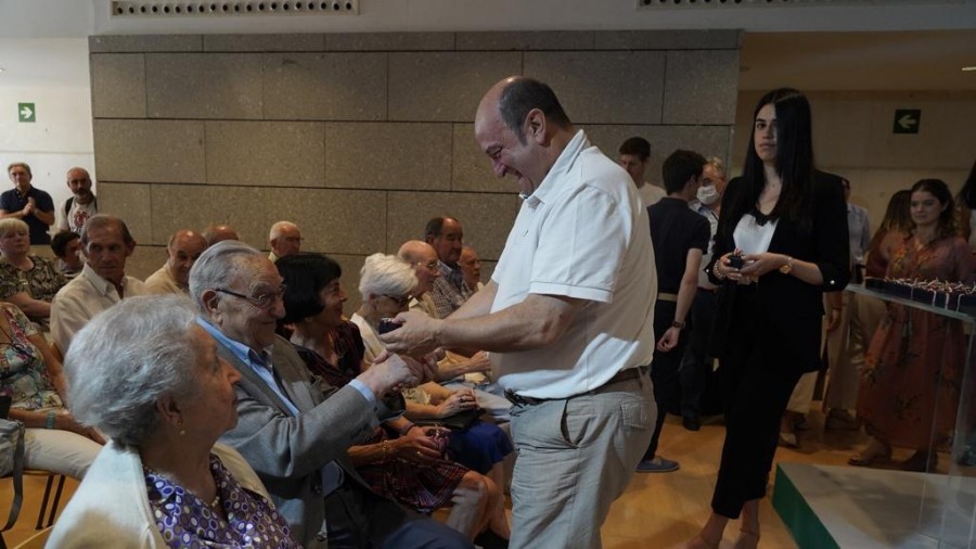 EAJ-PNV de Vitoria-Gasteiz homenajea a sus alderdikides de mayor edad