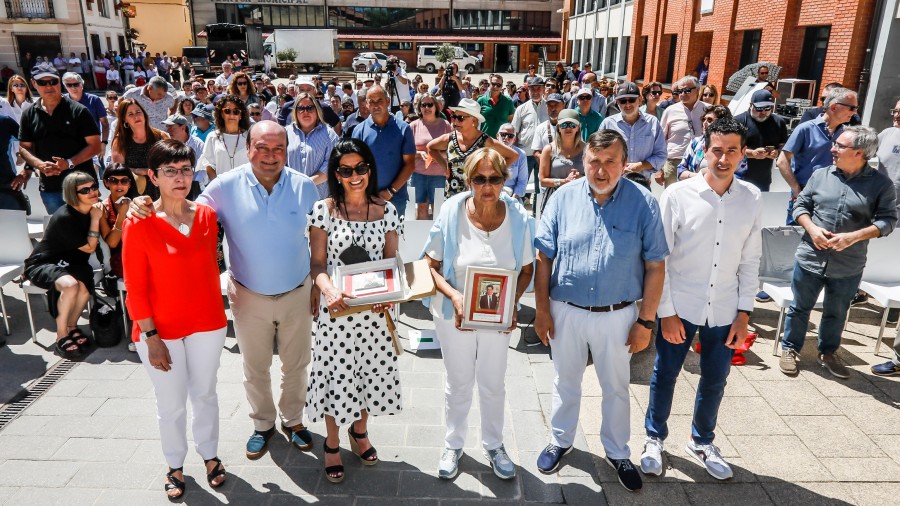 Ortuzarrek Agirre eta Ormazabal aurkeztu ditu EAJ-PNVren “konpromiso etiko zintzo eta garbiaren” adibide gisa “25 urte geroago ere esan behar dena esan gabe jarraitzen dutenen aurrean” 