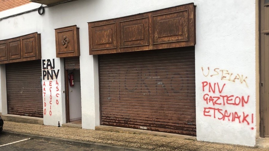 El ABB condena con rotundidad las pintadas realizadas en la fachada de su batzoki en Agurain 