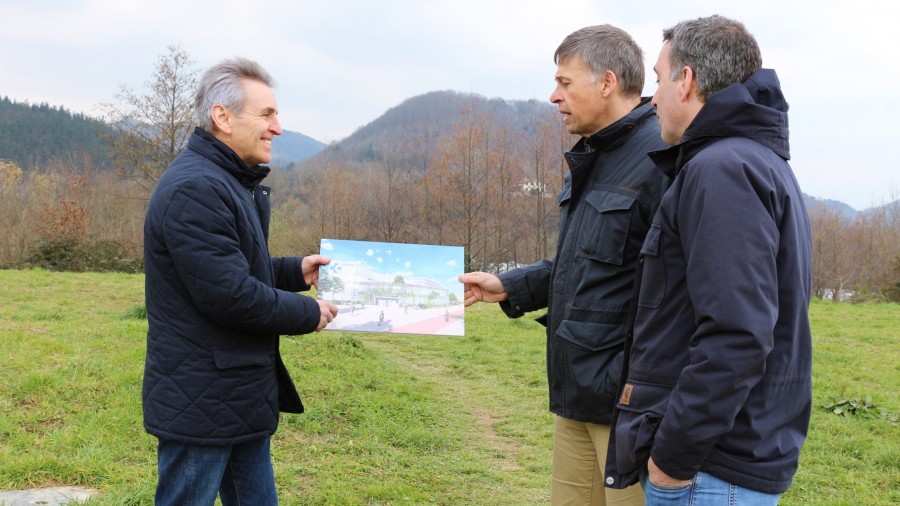 EAJ-PNV apuesta por un nuevo gran ambulatorio de 10.000m2 en el centro y otro más pequeño en Oinaurre