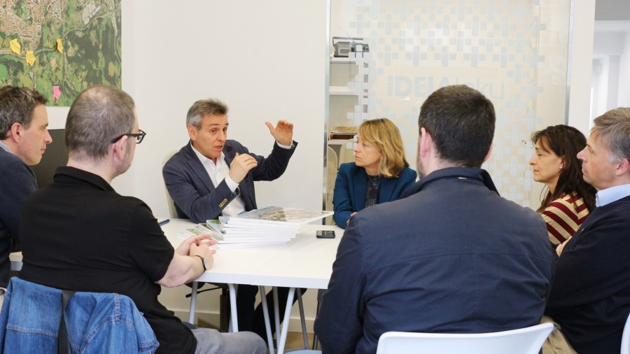Iridoy comparte los proyectos estratégicos de Irun con Eider Mendoza
