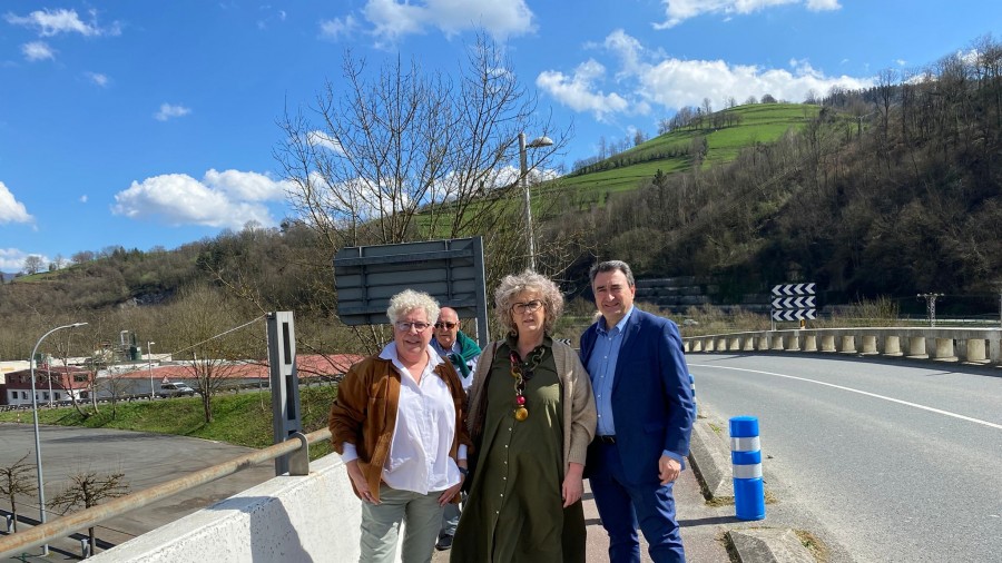 Aitor Esteban visita el proyecto de la nueva estación de tren de Legorreta, acordada en los Presupuestos Generales del Estado