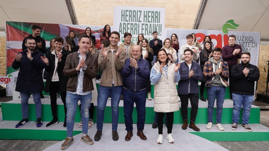 Ortuzar a EGI: “Mientras otros se dedican a hacer pancartas, vosotros y vosotras construís desde las instituciones una Euskadi más justa, próspera y libre”