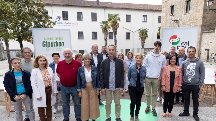 Mikel Lete, presenta un equipo fuerte, comprometido y plural para liderar el cambio que necesita Bergara