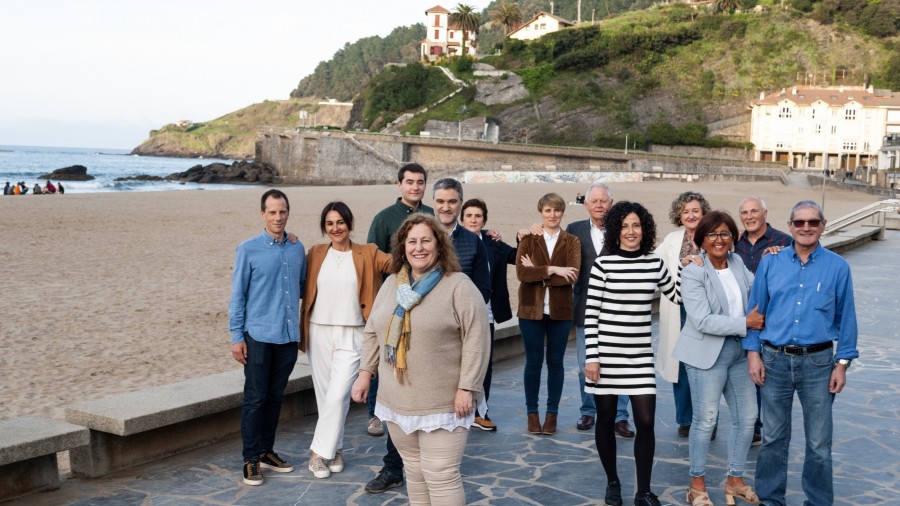 Alazne Txurruka presenta al equipo que abordará el cambio que necesita Deba, con compromiso, ilusión y disposición al trabajo