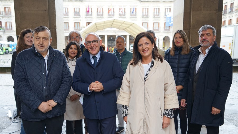 Beatriz Artolazabal y Ramiro González se comprometen con una administración cercana y ágil que facilite la vida a las personas