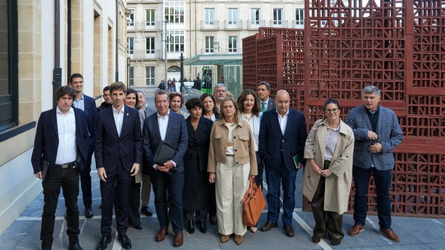 EAJ-PNV condena sin ambigüedades toda expresión de violencia y su legitimación al tiempo que exige respeto a la autoridad y a los valores comunes
