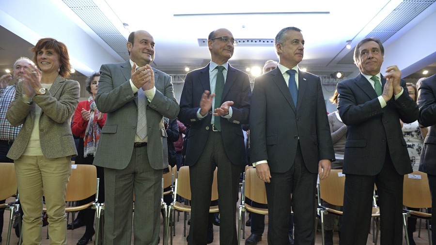 Urkulluk eta Ortuzarrek arabar gizartearen aurrean aurkeztu dute Mikel Legarda, Madrilen Arabaren interesen defentsa bermatuko duena