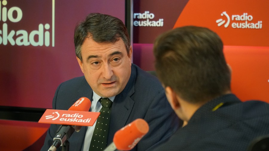 Esteban. “ Zalantzarik ez dago eredugarria izan dela EAJk De Miguel auzian egindakoa”