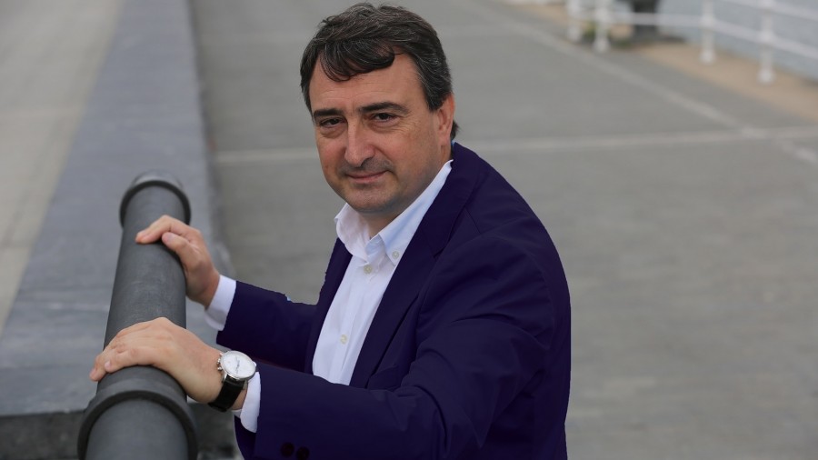 Europako funtsak baliatzea aldarrikatu du Aitor Estebanek, eredu ekonomiko berrirako oinarriak ezartzera begira 