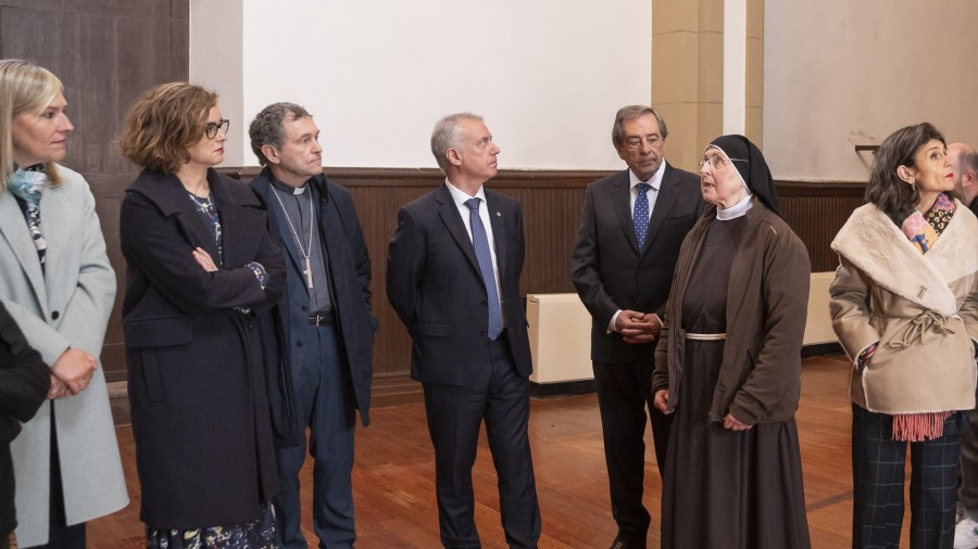 Urkullu Lehendakariak iragarri duenez, Eusko Jaurlaritzak “memoriari lotutako gune” bihurtuko ditu Gernikako Batzar Etxearen ondoko eraikinak