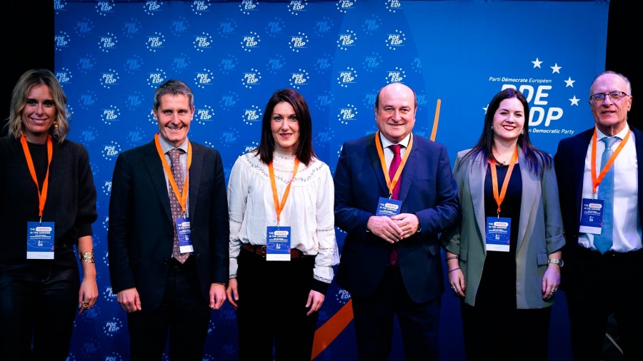 Ortuzar: “Zailtasunak zailtasun, Europa federalagoa eta demokratikoagoa eraikitzeko aukerak daude, osatzen dugun kultura, hizkuntza eta identitateekin bat egiten dakiena”