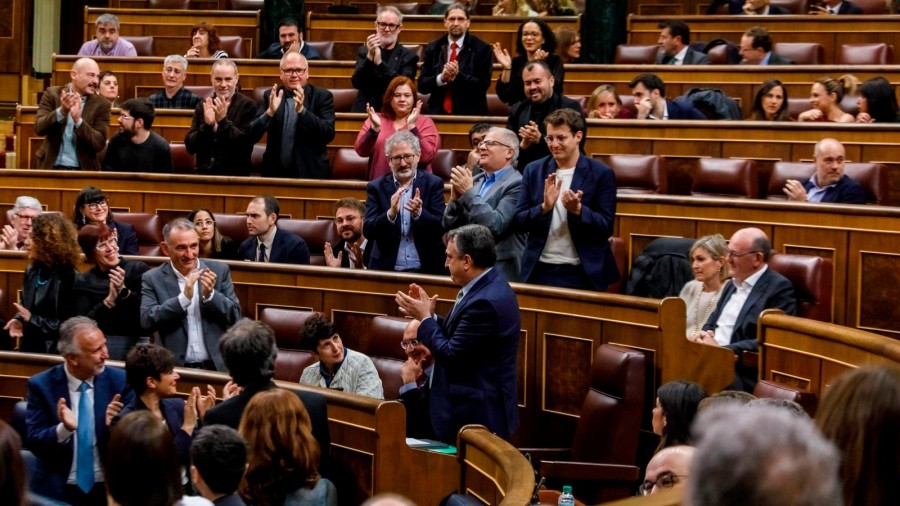 Aitor Estebani erantzunez, Pedro Sanchezek Sekretu Ofizialen Legea erreformatzeko konpromisoa hartu du EAJ-PNVrekin 