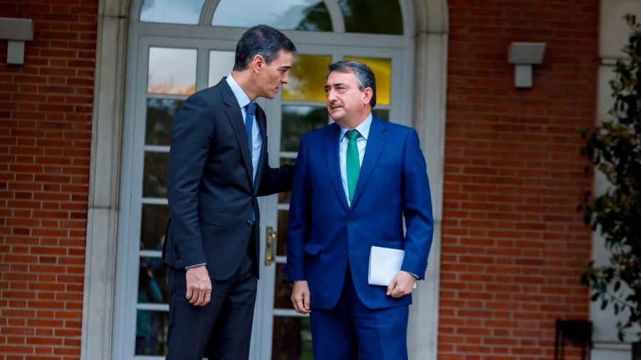 Esteban traslada a Sánchez que Europa debe 